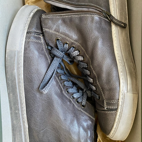 Brand new grey leather sneakers in the box - Picture 2 of 2